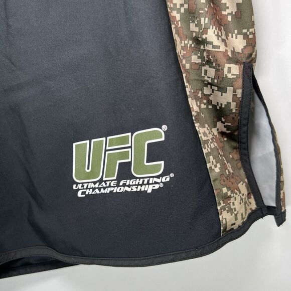 UFC Fight Shorts Trunks Mens Size XL 36x10 Black Camo Ultimate Fighting Stretch - Picture 2 of 12